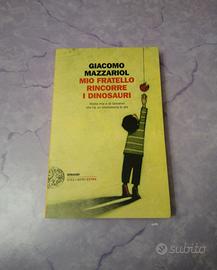 Libro "Mio fratello rincorre i dinosauri" 