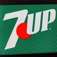 Adesivo pubblicitario 7Up bibita gassata vintage
