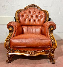 poltrona in pelle con intarsi in legno