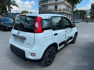 Fiat New Panda 1.0 Hybrid - 2022 Incidentata