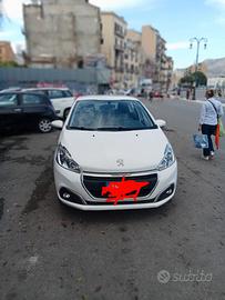 Peugeot  208