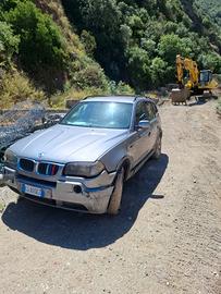 Bmw x3 incidentato