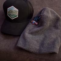 Berretto di lana e cappello classico