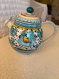 Teiera in ceramica maiolica Deruta decorata a mano