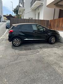 Renault captur iconic