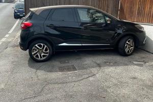 Renault captur iconic