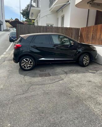 Renault captur iconic