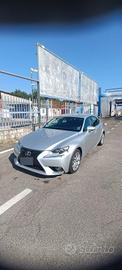 Lexus is300h