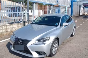 Lexus is300h