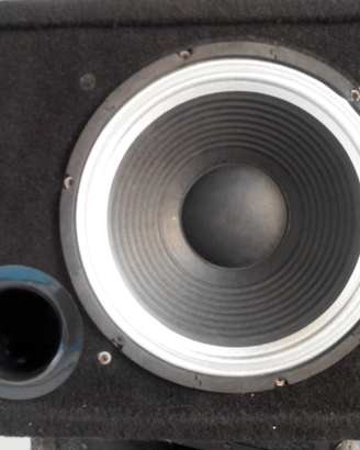 Box subwoofer per auto