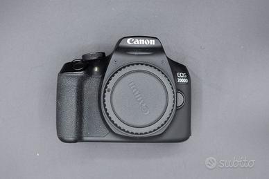 Canon EOS 2000D Kit  -Buone condizioni- Trattabile