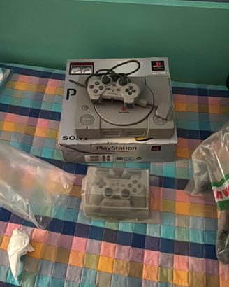 PlayStation 1 PS1 SCPH-7002 PAL corredo completo