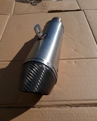 Terminale di scarico per Triumph street triple 675