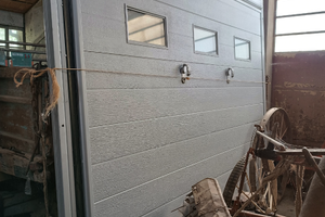 Portone basculante garage. Nuovo