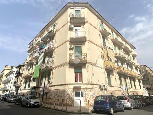 3 LOCALI A NAPOLI