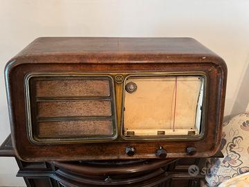 Radio d’epoca anni ‘30 / ‘40 da restaurare