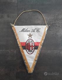 Gagliardetto ricamato A.C. Milan