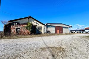 CAPANNONE A SAN GIOVANNI AL NATISONE