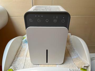 Deumidificatore compatto con timer, modalità notte