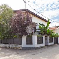 VILLA SINGOLA A BOLLATE
