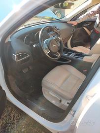 Jaguar f pace 2.0 diesel incidentato