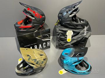 NUOVO Casco MET Parachute MCR