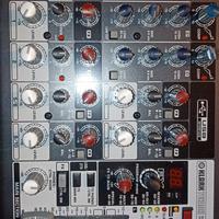 Mixer Beringher Micro Shure Beta 58A