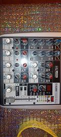 Mixer Beringher Micro Shure Beta 58A