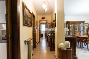 4 LOCALI 2 SERVIZI E BOX