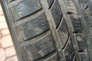 4 gomme invernali 205/55 R17.    95v 