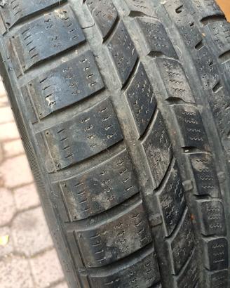 4 gomme invernali 205/55 R17.    95v 