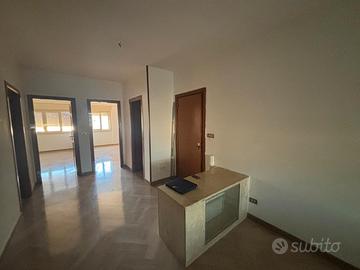 3 Vani luminoso, a pochi passi dalla stazione