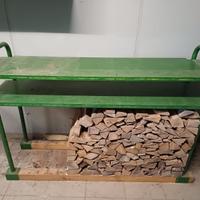 Supporto per appoggio legna