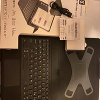 Cover per tablet con tastiera