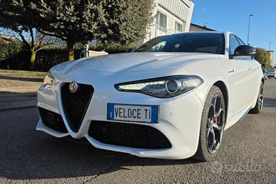 Alfa Romeo Giulia 2.2 210cv Q4 "VELOCE TI"