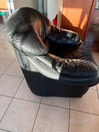 2 Poltrone in pelle nera