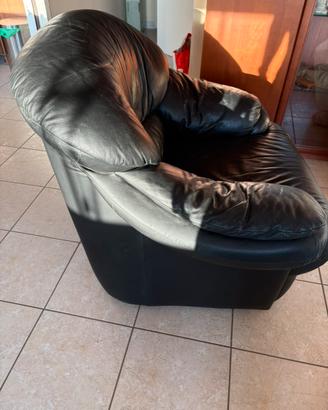 2 Poltrone in pelle nera