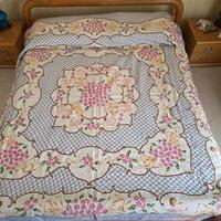 copriletto matrimoniale ricamato mano inizio '900