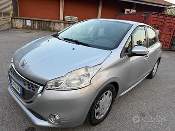 PEUGEOT 208 129,277km 1.4 8V e-HDi 68CV S&S robo