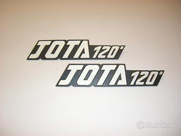 Laverda 1000 Jota 120° / distintivo fianchetto