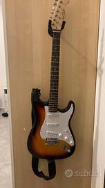 chitarra elettrica stile "Stratocaster"