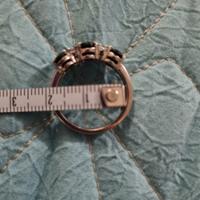 anello in argento e pietre dure