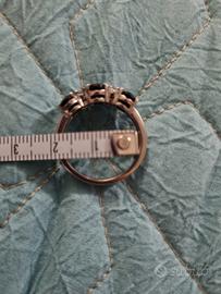 anello in argento e pietre dure