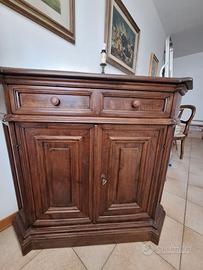 Angoliera in castagno - arte povera
