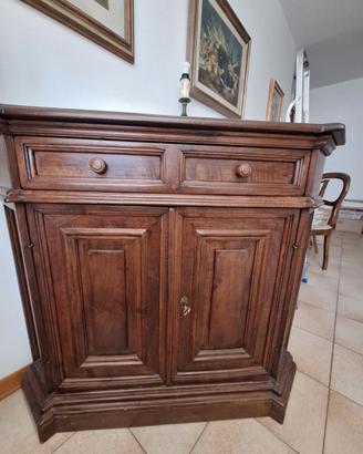 Angoliera in castagno - arte povera