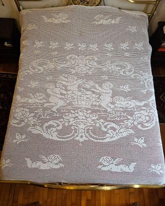 Copriletto ad uncinetto