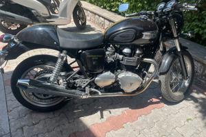 Triumph Thruxton 900