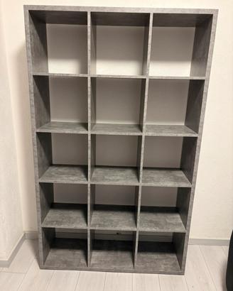 Libreria moderna effetto cemento
