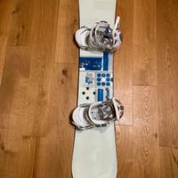 Tavola snowboard e attacchi Burton