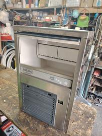 fabbricatore di ghiaccio 